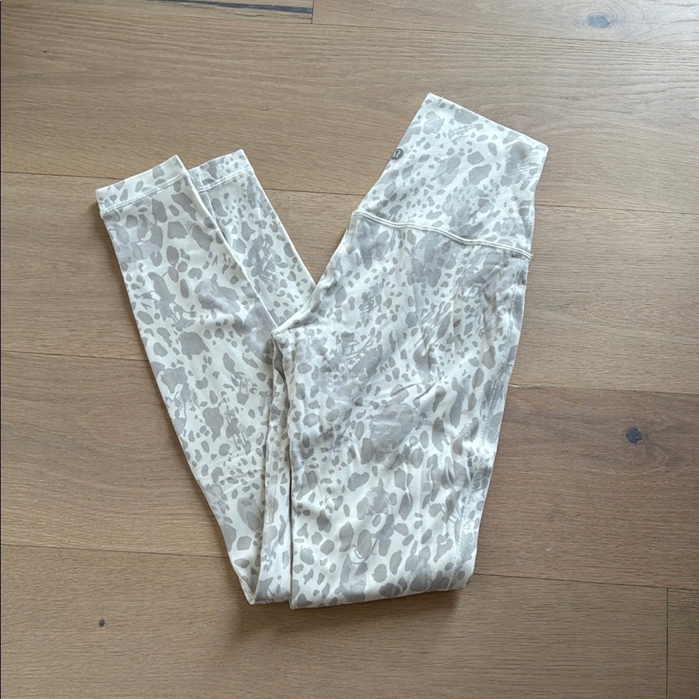 Lululemon white camo leopard/cheetah align leggings, size 4 28” inseam